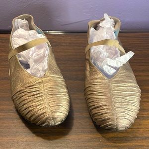 New w/o Tags Theirry Rabotin Metallic Gold Ballerina Flats